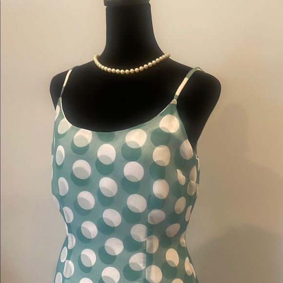 Elegant Polka Dot Dress in Blue and White - Picture 2 of 3